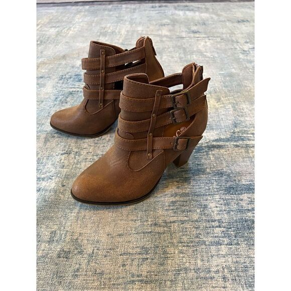 Forever Brown Faux Leather Back Zip Block Heel Ankle Booties Size 8.5 - Picture 3 of 8